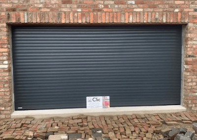 garage door black